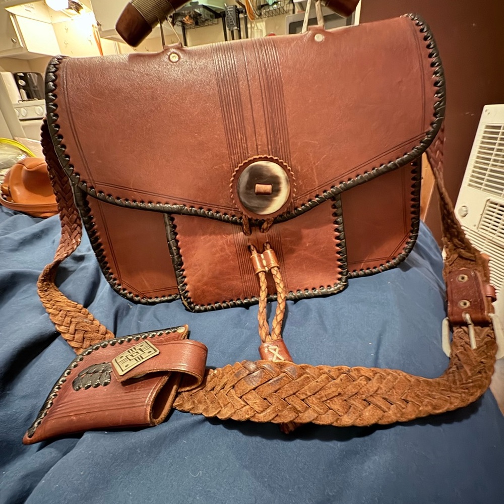 VINTAGE 1980s HANDMADE MORROCAN LEATHER CROSSBODY BAG